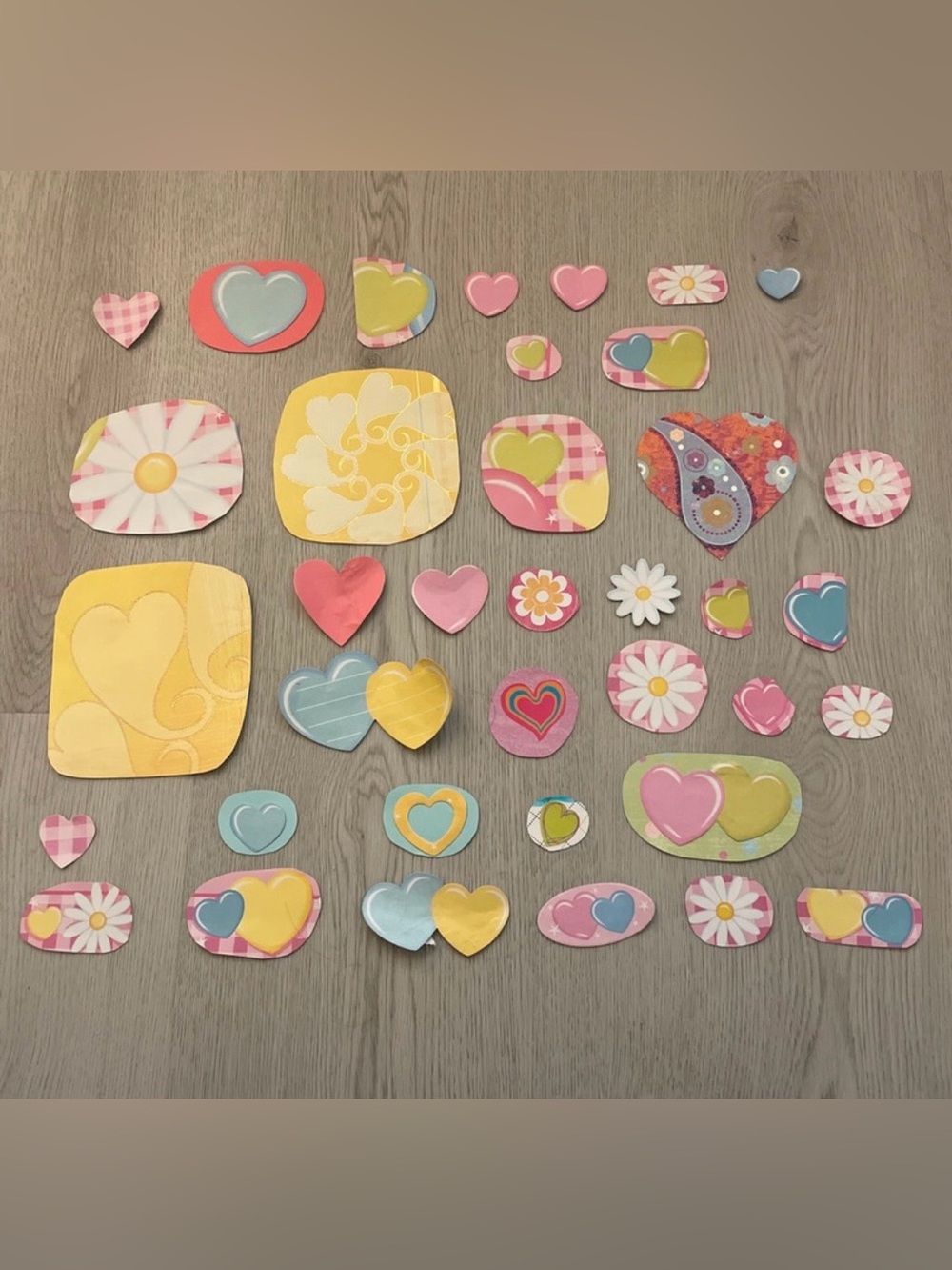 Scrapbooking embellishments/decorations for scrapbooking